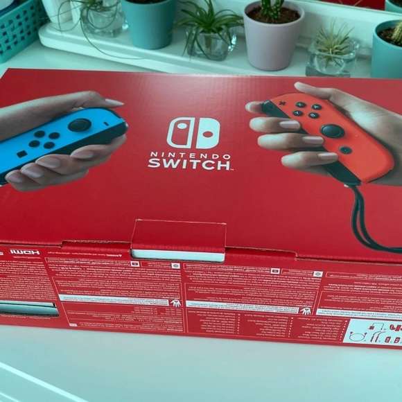 New Nintendo Switch 32GB Console - Picture 3 of 10